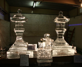 氷の灯籠