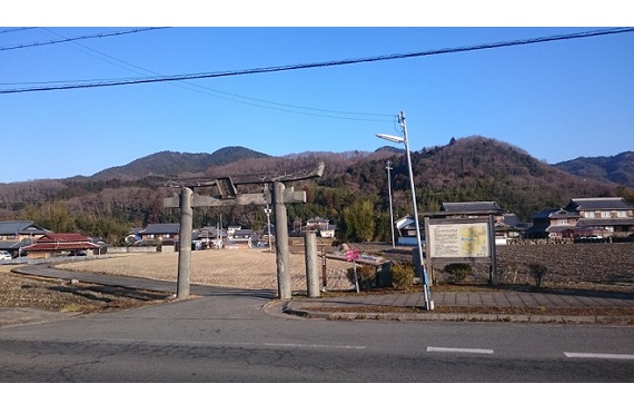 奥六甲の歴史と日本の原風景が残る「丹生山ハイク」